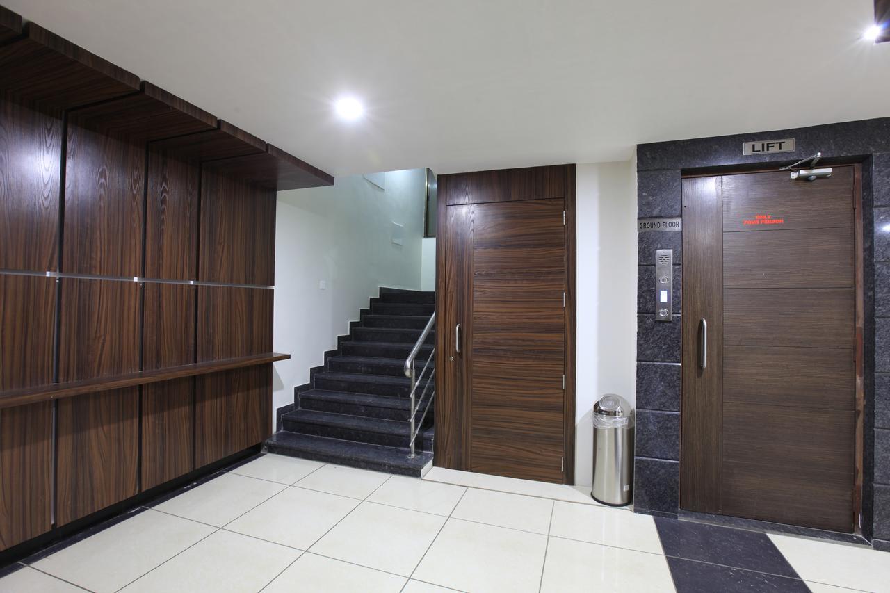 Hotel Galaxy Inn אחמדאבאד מראה חיצוני תמונה