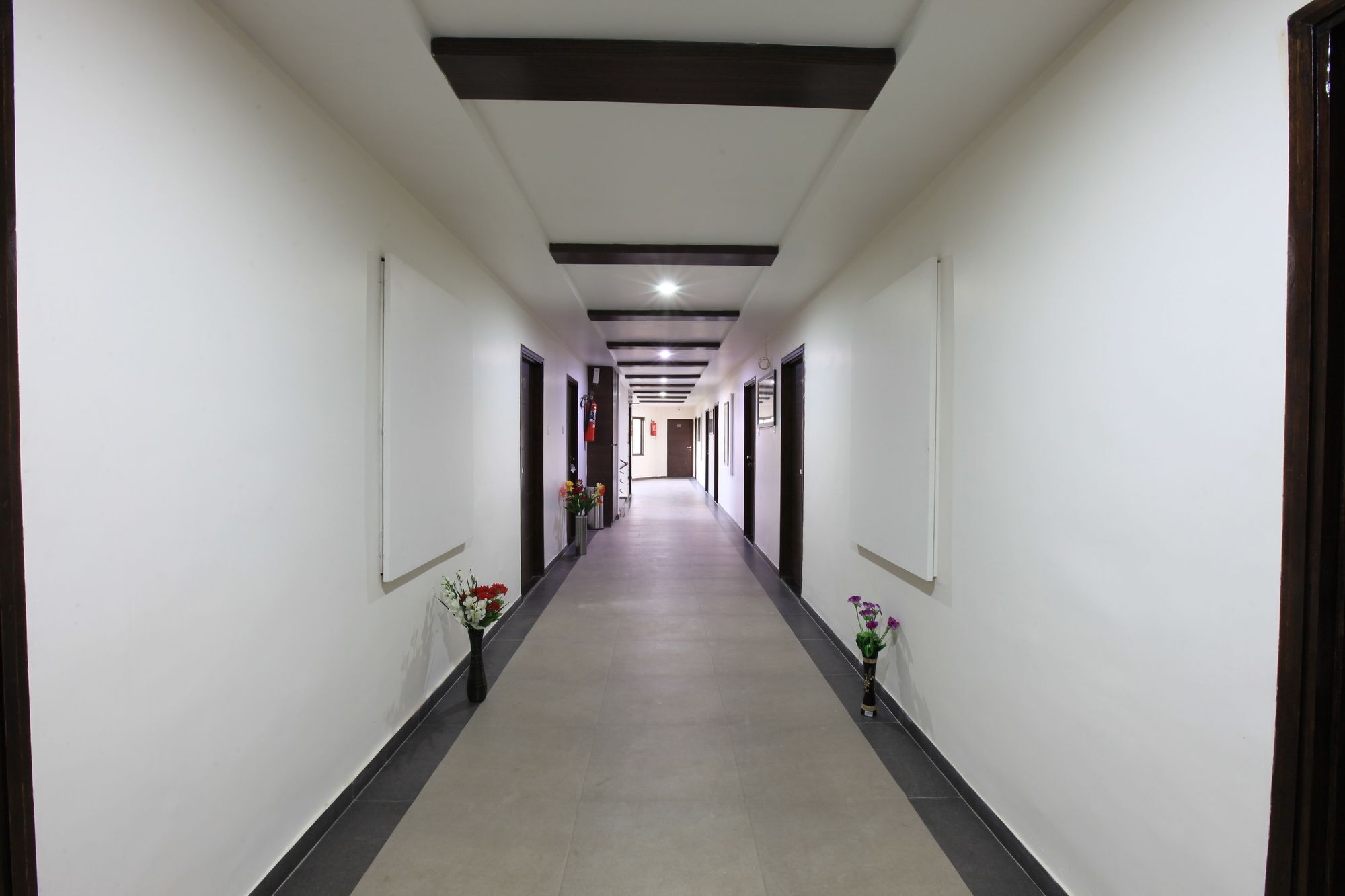 Hotel Galaxy Inn אחמדאבאד מראה חיצוני תמונה